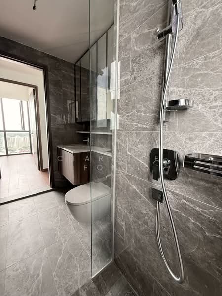 Lentor Modern, 3 Lentor Central, 3 Bedrooms, 1,109 sqft, Condominium For Rent, by Clarence Fong, 500069317 - Common Bathroom - PropertyGuru.com.sg