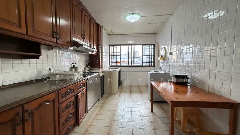 381 Clementi Avenue 5 HDB Flat For Sale at S$ 648,000 | PropertyGuru Singapore - Kitchen