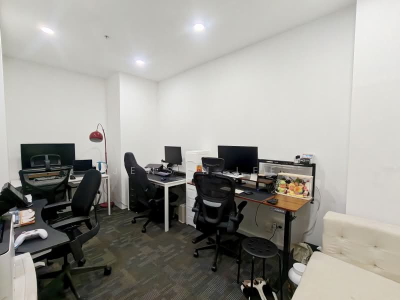 Primz Bizhub, 21 Woodlands Close singapore, 1,313 sqft, Light Industrial (B1) For Sale, by Jensen Lee, 500069330 - Study - CommercialGuru.com.sg