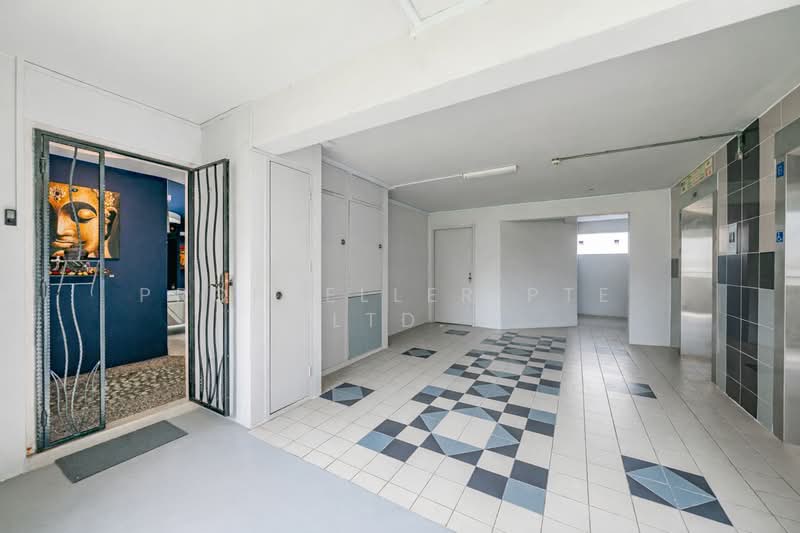 509 Jelapang Road HDB Flat For Sale at S$ 500,000 | PropertyGuru Singapore - Entrance