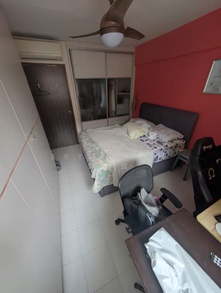 54 Pipit Road HDB Flat For Sale at S$ 680,000 | PropertyGuru Singapore - Bedroom