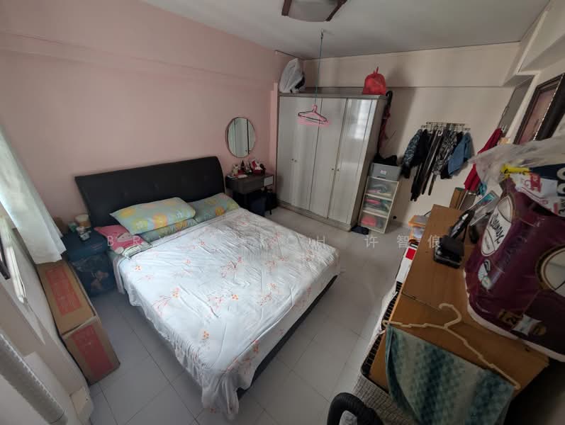 54 Pipit Road HDB Flat For Sale at S$ 680,000 | PropertyGuru Singapore - Bedroom