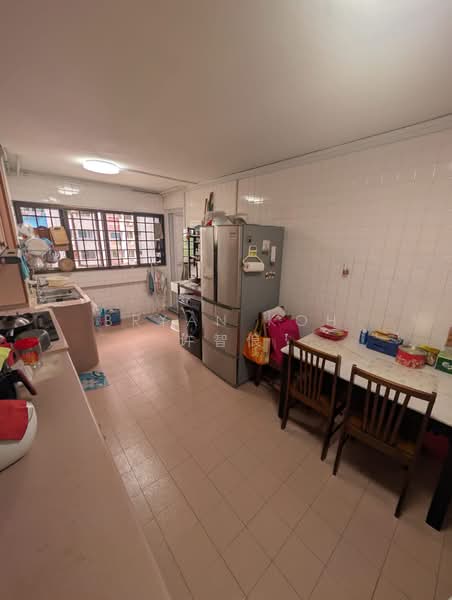 54 Pipit Road HDB Flat For Sale at S$ 680,000 | PropertyGuru Singapore - Kitchen
