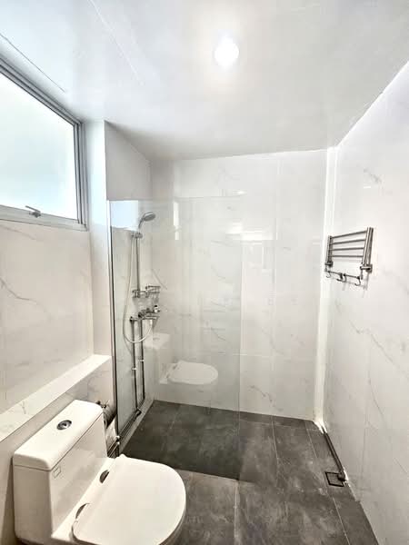 Avila Gardens, 11 Flora Road, 2 Bedrooms, 894 sqft, Condominium For Rent, by Serene Ee, 500069352 - Bathroom - PropertyGuru.com.sg