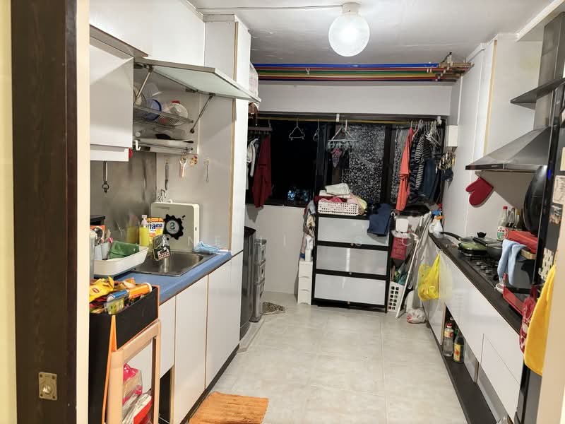 412 Commonwealth Avenue West HDB Flat For Sale at S$ 630,000 | PropertyGuru Singapore - Kitchen