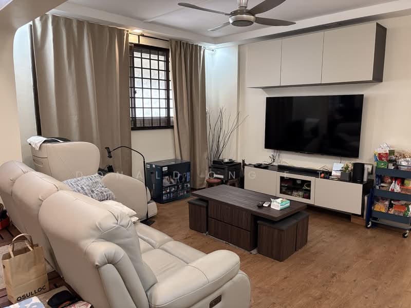 473 Pasir Ris Drive 6 HDB Flat For Sale at S$ 640,000 | PropertyGuru Singapore - Living Room