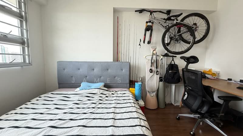 451A Sengkang West Way HDB Flat For Sale at S$ 769,999 | PropertyGuru Singapore - Bedroom