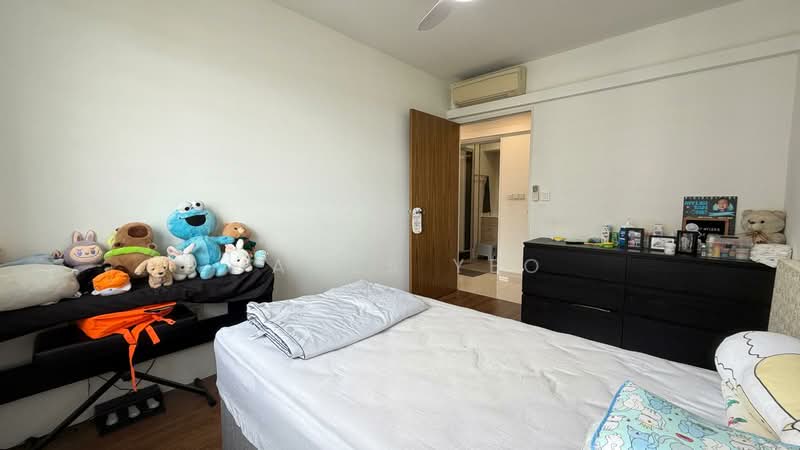 451A Sengkang West Way HDB Flat For Sale at S$ 769,999 | PropertyGuru Singapore - Bedroom