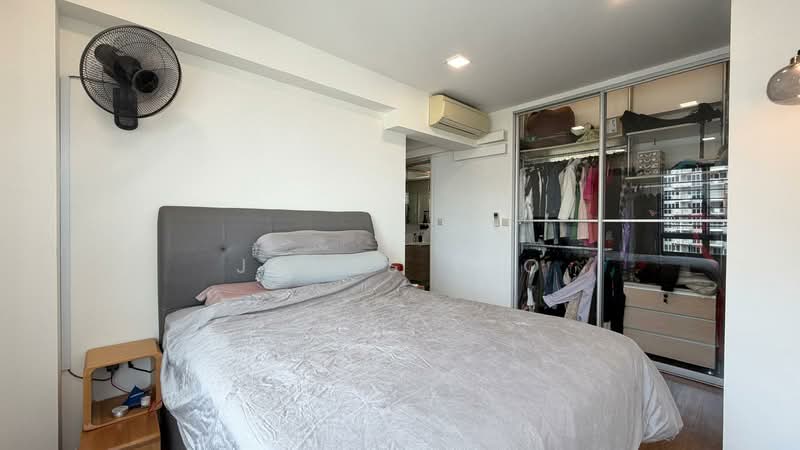 451A Sengkang West Way HDB Flat For Sale at S$ 769,999 | PropertyGuru Singapore - Bedroom