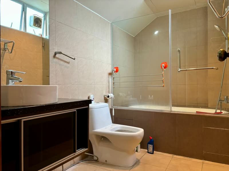 D-Mansions, 2 Dunman Lane, 3 Bedrooms, 1,797 sqft, Apartment For Rent, by James Lim, 500069383 - Bathroom - PropertyGuru.com.sg