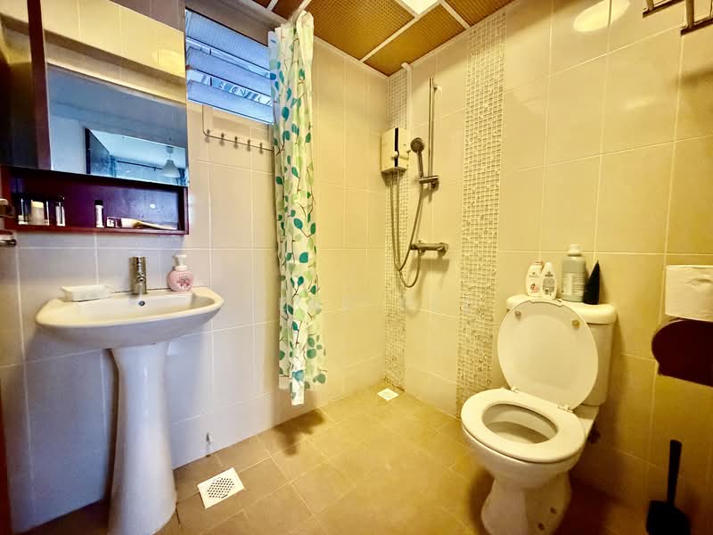 526D Costa Ris, 526D Pasir Ris Street 51, 3 Bedrooms, 1,001 sqft, HDB Flat For Rent, by Irene See, 500069385 - Bathroom - PropertyGuru.com.sg