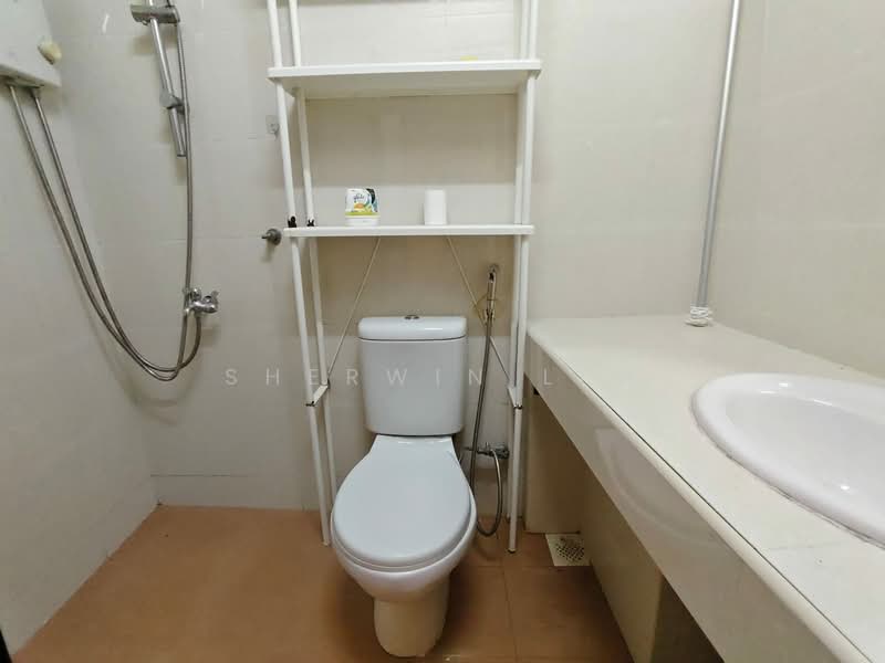 Clementi Park, 010101 Sunset Drive, 3 Bedrooms, 1,658 sqft, Condominium For Rent, by Sherwin Lim, 500069387 - Bathroom - PropertyGuru.com.sg