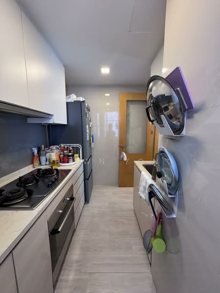 The Tampines Trilliant, 21 Tampines Central 7, 3 Bedrooms, 872 sqft, Executive Condominium For Sale, by Shawn Yong, 500069392 - Kitchen - PropertyGuru.com.sg