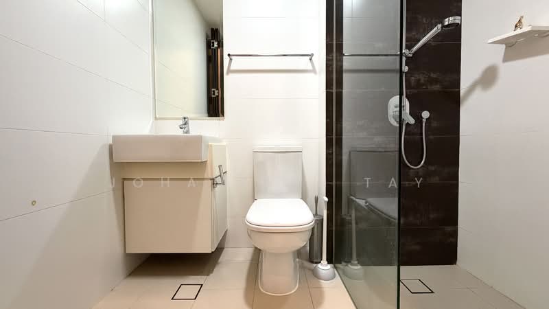 Siglap V Condominium For Sale at S$ 1,368,000 | PropertyGuru Singapore - Bathroom