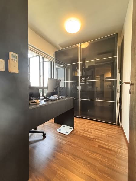 311A Clementi Avenue 4 HDB Flat For Sale at S$ 668,000 | PropertyGuru Singapore - Study