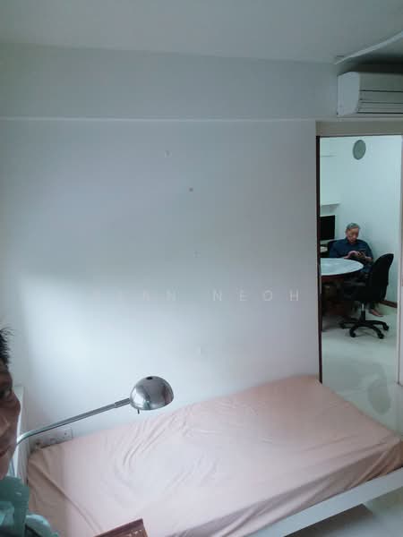 460D Bukit Batok West Avenue 9 HDB Flat For Sale at S$ 408,000 | PropertyGuru Singapore - Interior