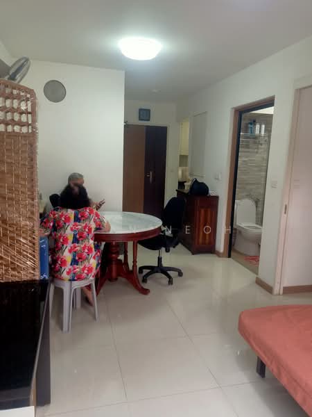 460D Bukit Batok West Avenue 9 HDB Flat For Sale at S$ 408,000 | PropertyGuru Singapore - Interior