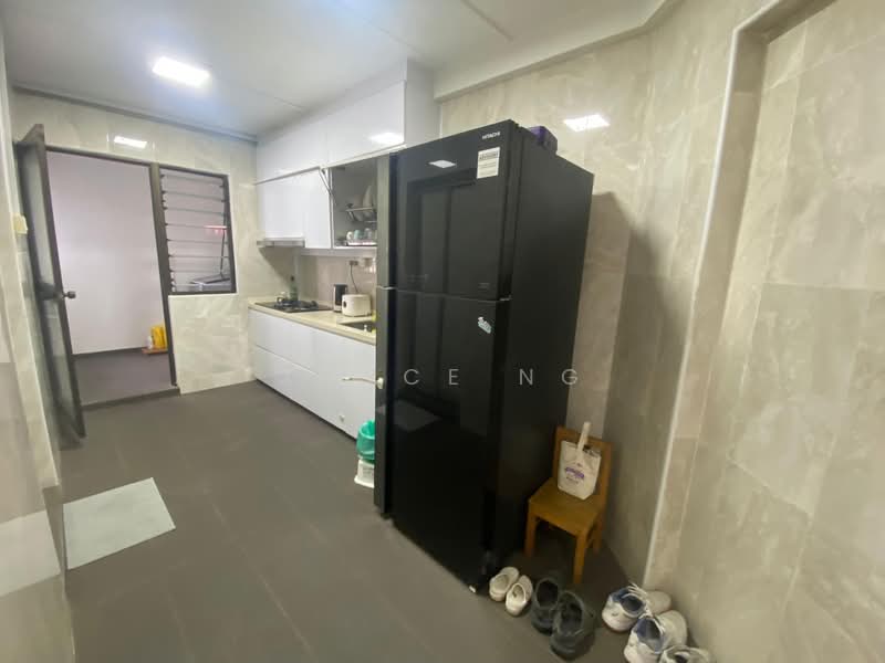 543 Woodlands Drive 16 HDB Flat For Sale at S$ 600,000 | PropertyGuru Singapore - Kitchen
