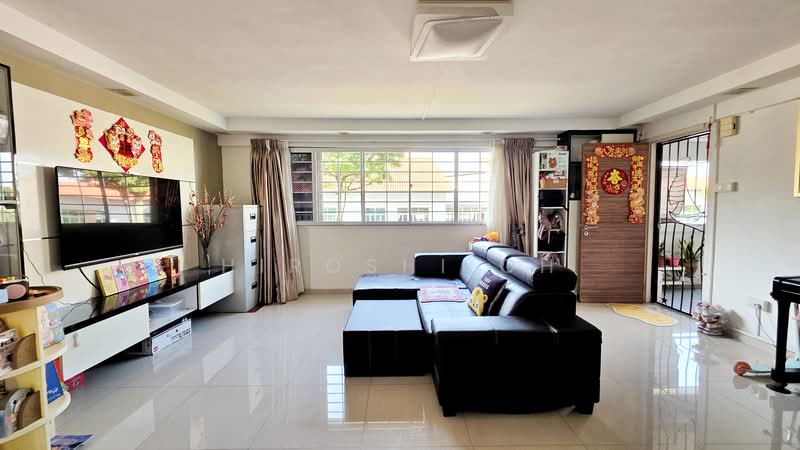 330 Serangoon Avenue 3 HDB Flat For Sale at S$ 900,000 | PropertyGuru Singapore - Living Room