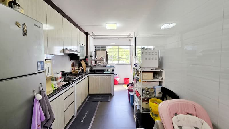 330 Serangoon Avenue 3 HDB Flat For Sale at S$ 900,000 | PropertyGuru Singapore - Kitchen