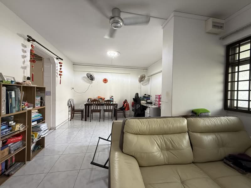 739 Woodlands Circle HDB Flat For Sale at S$ 499,000 | PropertyGuru Singapore - Living Room