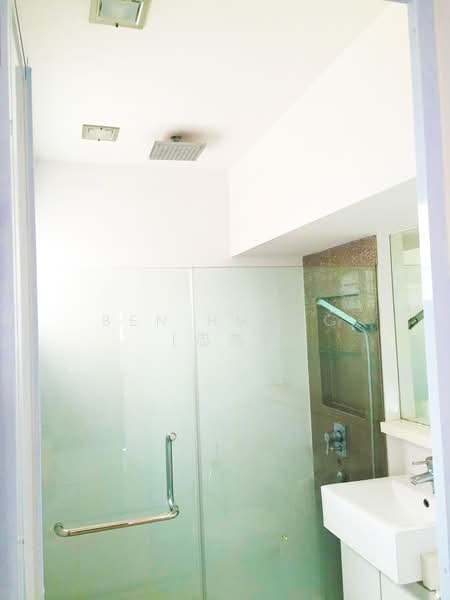104 Potong Pasir Avenue 1 HDB Flat For Sale at S$ 638,888 | PropertyGuru Singapore - Bathroom