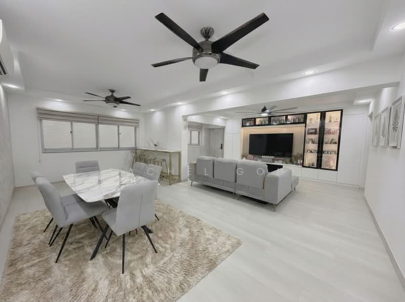 234 Choa Chu Kang Central HDB Flat For Sale at S$ 680,000 | PropertyGuru Singapore - Living Room