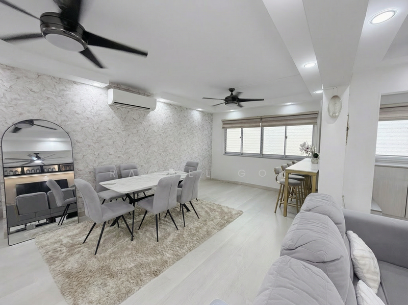 234 Choa Chu Kang Central HDB Flat For Sale at S$ 680,000 | PropertyGuru Singapore - Living Room