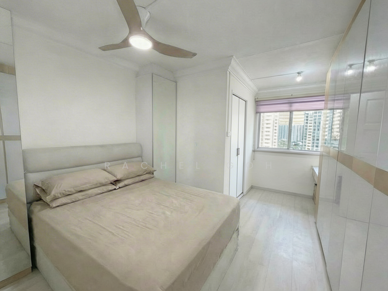 234 Choa Chu Kang Central HDB Flat For Sale at S$ 680,000 | PropertyGuru Singapore - Master Bedroom