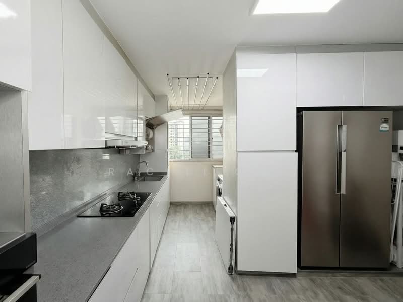 234 Choa Chu Kang Central HDB Flat For Sale at S$ 680,000 | PropertyGuru Singapore - Kitchen