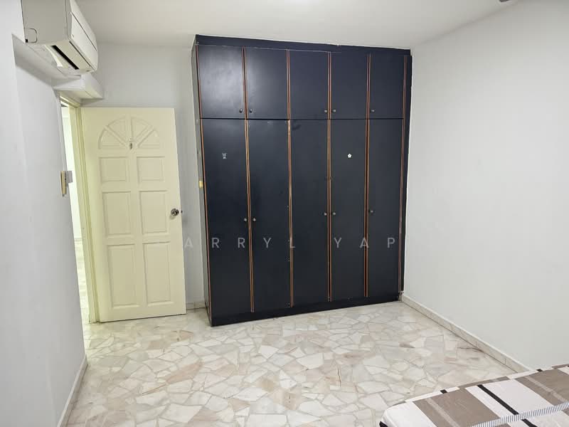 860 Yishun Avenue 4 HDB Flat For Sale at S$ 788,000 | PropertyGuru Singapore - Bedroom