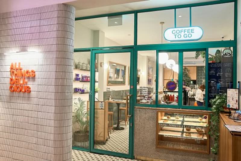 Arab St / Haji Ln F&B Takeaway, Arab St / Haji Lane / Kg Glam, 200 sqft, Shop / Shophouse For Rent, by Darren Wee, 500069481 - Interior - CommercialGuru.com.sg