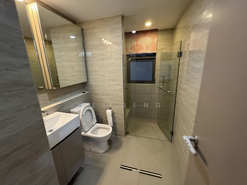 Waterwoods Executive Condominium For Sale at S$ 1,950,000 | PropertyGuru Singapore - Bathroom