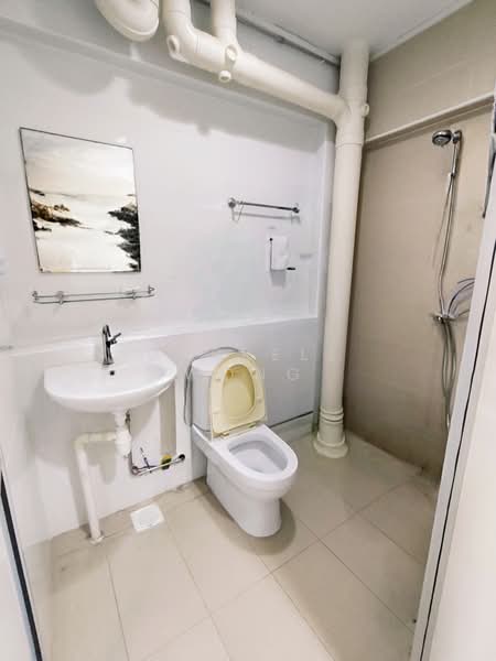 773 Woodlands Drive 60 HDB Flat For Sale at S$ 560,000 | PropertyGuru Singapore - Bathroom