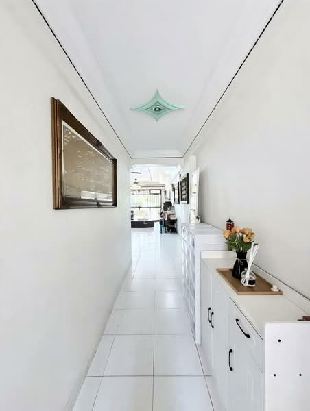 525 Woodlands Drive 14 HDB Flat For Sale at S$ 690,000 | PropertyGuru Singapore - Corridor