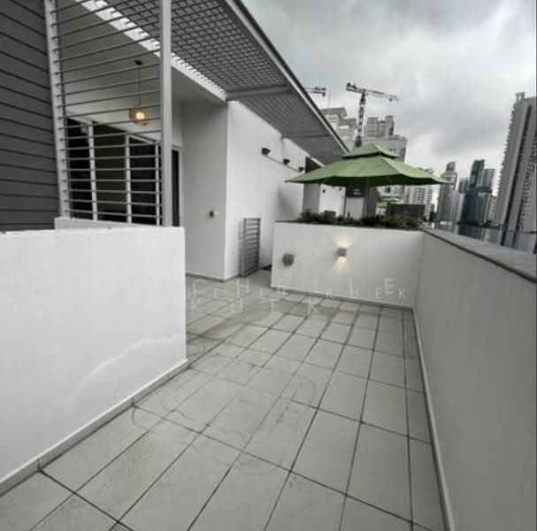 RV Suites Apartment For Sale at S$ 2,300,000 | PropertyGuru Singapore - Balcony