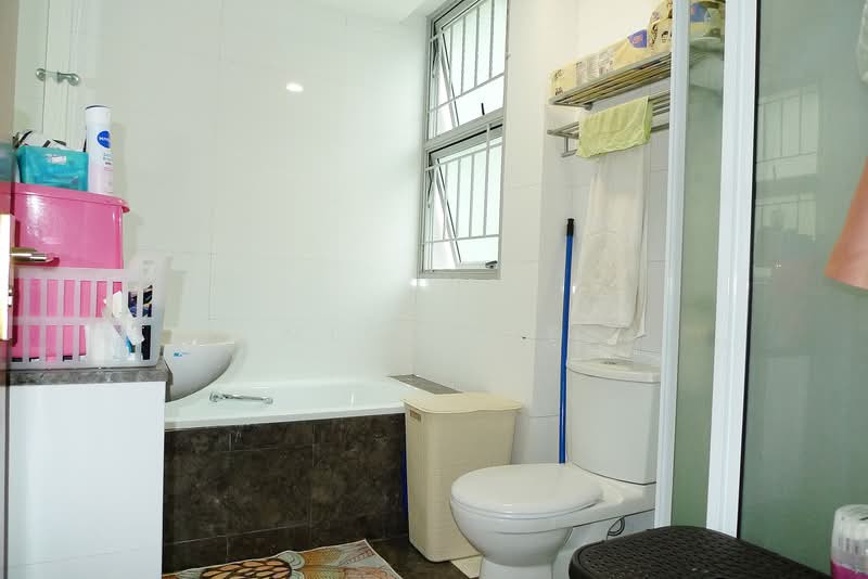 The Elysia Condominium For Sale at S$ 1,890,000 | PropertyGuru Singapore - Bathroom