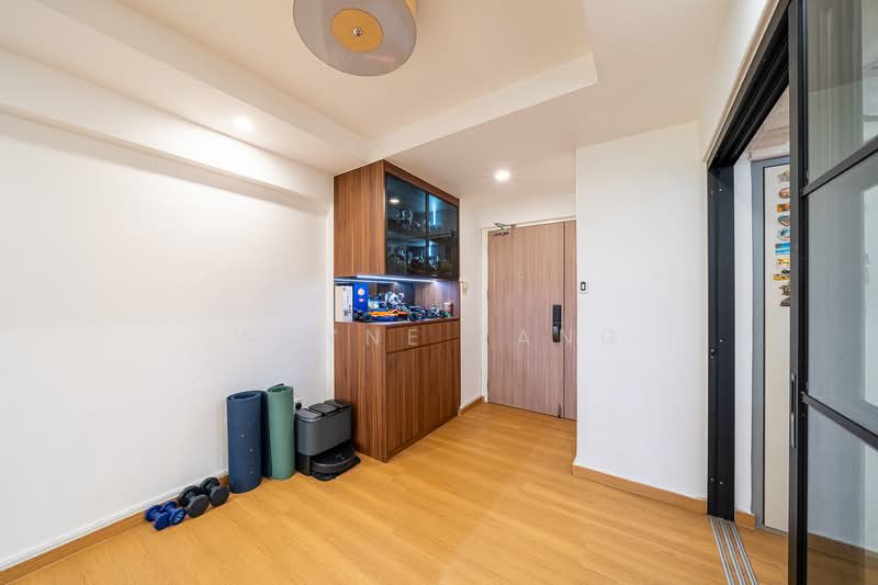 309C Anchorvale Road HDB Flat For Sale at S$ 730,000 | PropertyGuru Singapore - Entrance