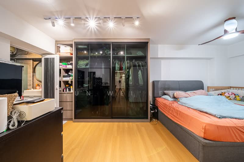 309C Anchorvale Road HDB Flat For Sale at S$ 730,000 | PropertyGuru Singapore - Bedroom