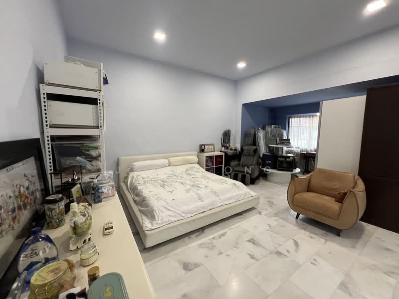 Pasir Ris Avenue Semi-Detached House For Sale at S$ 6,100,000 | PropertyGuru Singapore - Bedroom