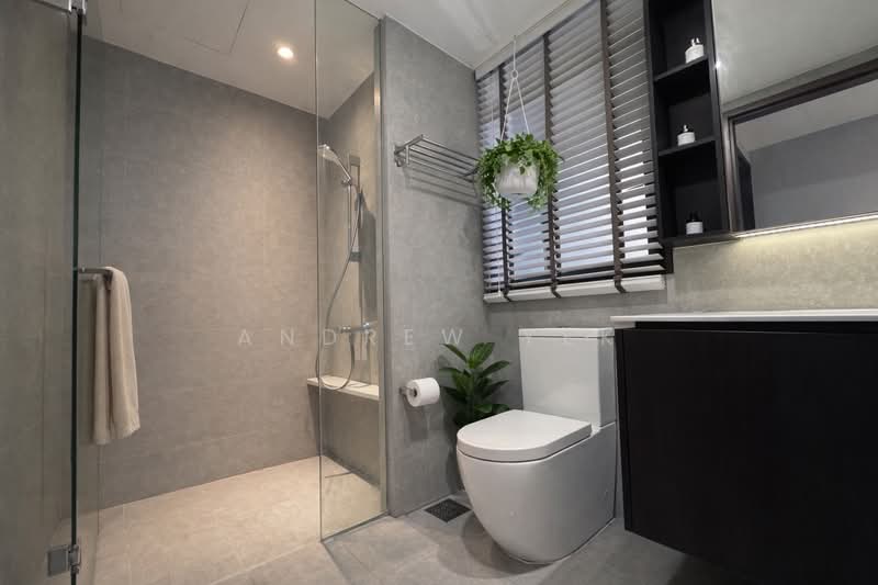 iNz Residence Condominium For Sale at S$ 2,688,888 | PropertyGuru Singapore - Bathroom