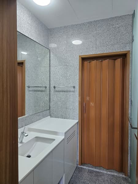 Watertown, 71 Punggol Central, 2 Bedrooms, 603 sqft, Condominium For Rent, by Nazeer Hussain, 500069553 - Bathroom - PropertyGuru.com.sg