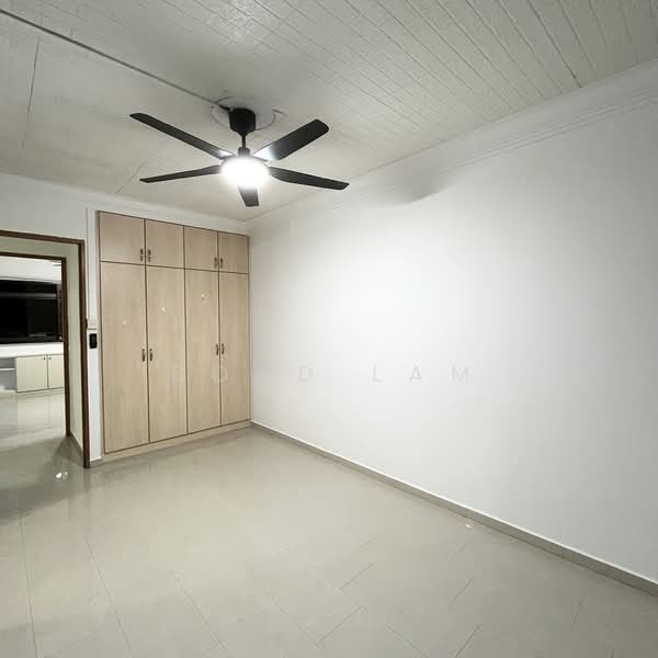 722 Tampines Street 72 HDB Flat For Sale at S$ 800,000 | PropertyGuru Singapore - Interior