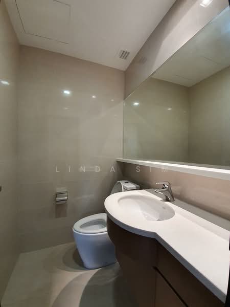 Nassim Regency, 37 Nassim Road, 3 Bedrooms, 2,056 sqft, Apartment For Rent, by Linda Sim, 500069564 - Bathroom - PropertyGuru.com.sg