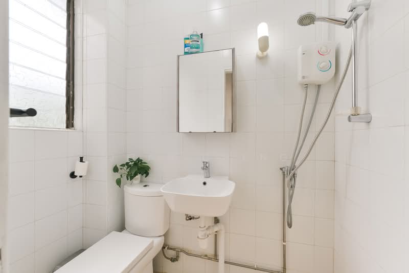 Botanic Gardens Mansion Apartment For Sale at S$ 3,600,000 | PropertyGuru Singapore - Bathroom