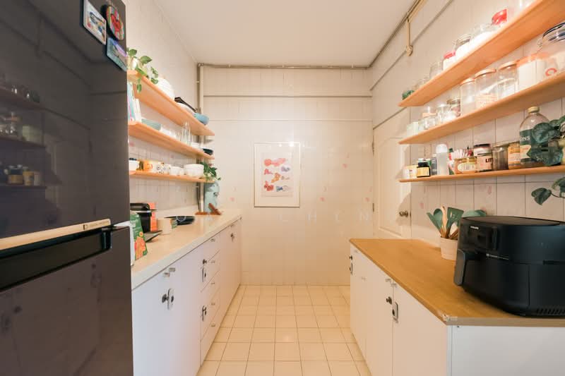 Botanic Gardens Mansion Apartment For Sale at S$ 3,600,000 | PropertyGuru Singapore - Kitchen