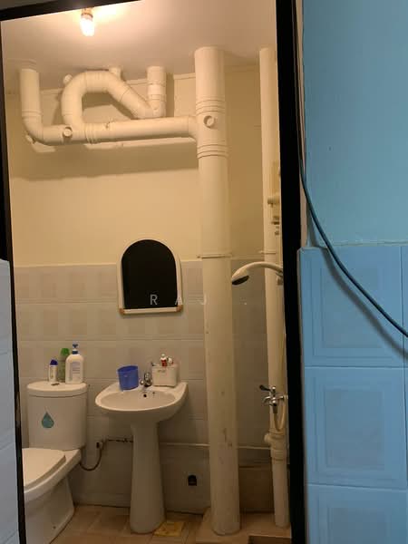 244 Tampines Street 21, 244 Tampines Street 21, 2 Bedrooms, 735 sqft, HDB Flat For Rent, by Raj ., 500069599 - Bathroom - PropertyGuru.com.sg