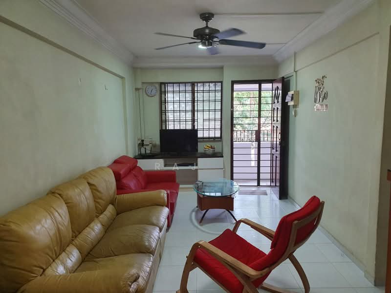 402 Bedok North Avenue 3, 402 Bedok North Avenue 3, 3 Bedrooms, 1,200 sqft, HDB Flat For Rent, by Raj ., 500069611 - Living Room - PropertyGuru.com.sg