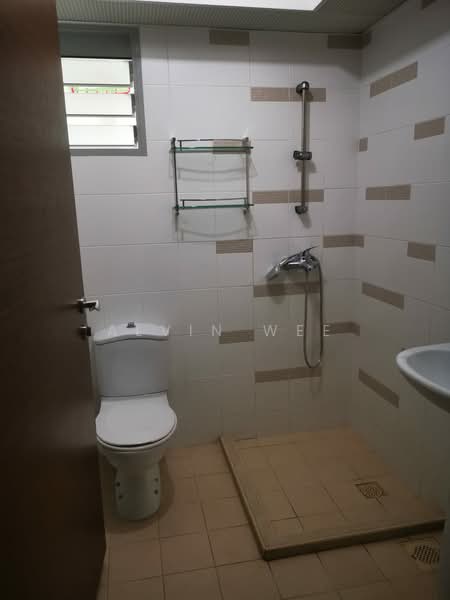 208B Compassvale Lane, 208B Compassvale Lane, 2 Bedrooms, 968 sqft, HDB Flat For Rent, by Alvin Wee, 500069617 - Bathroom - PropertyGuru.com.sg