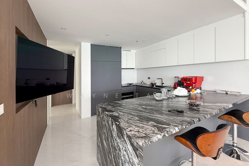 The Oceanfront @ Sentosa Cove Condominium For Sale at S$ 8,000,000 | PropertyGuru Singapore - Kitchen